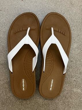 Okabashi Flip Flops size 9